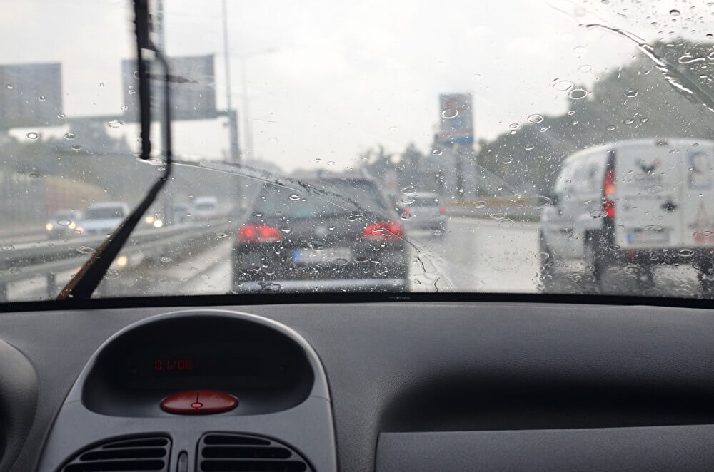 雨天時の運転に注意！